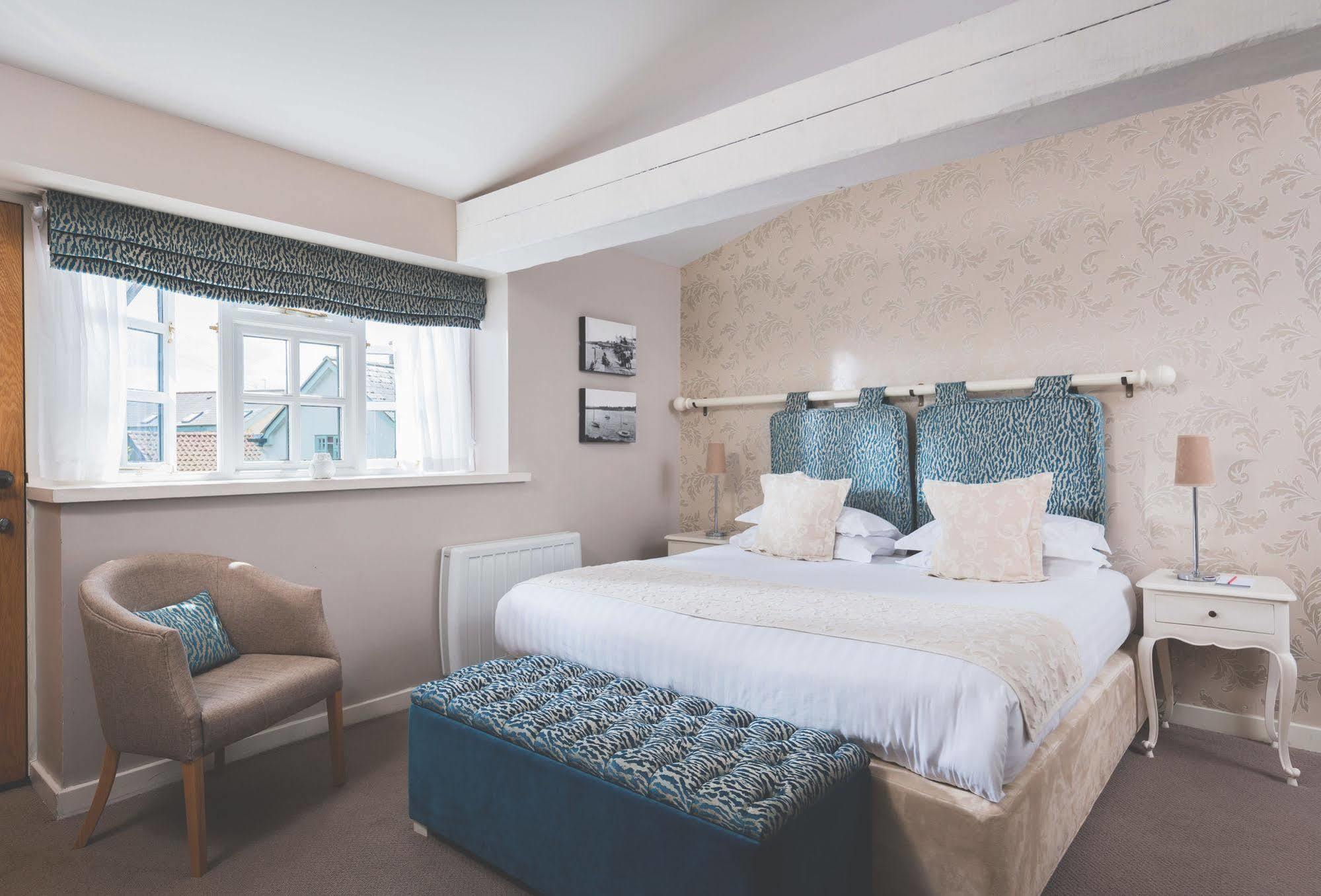 The Globe Hotel